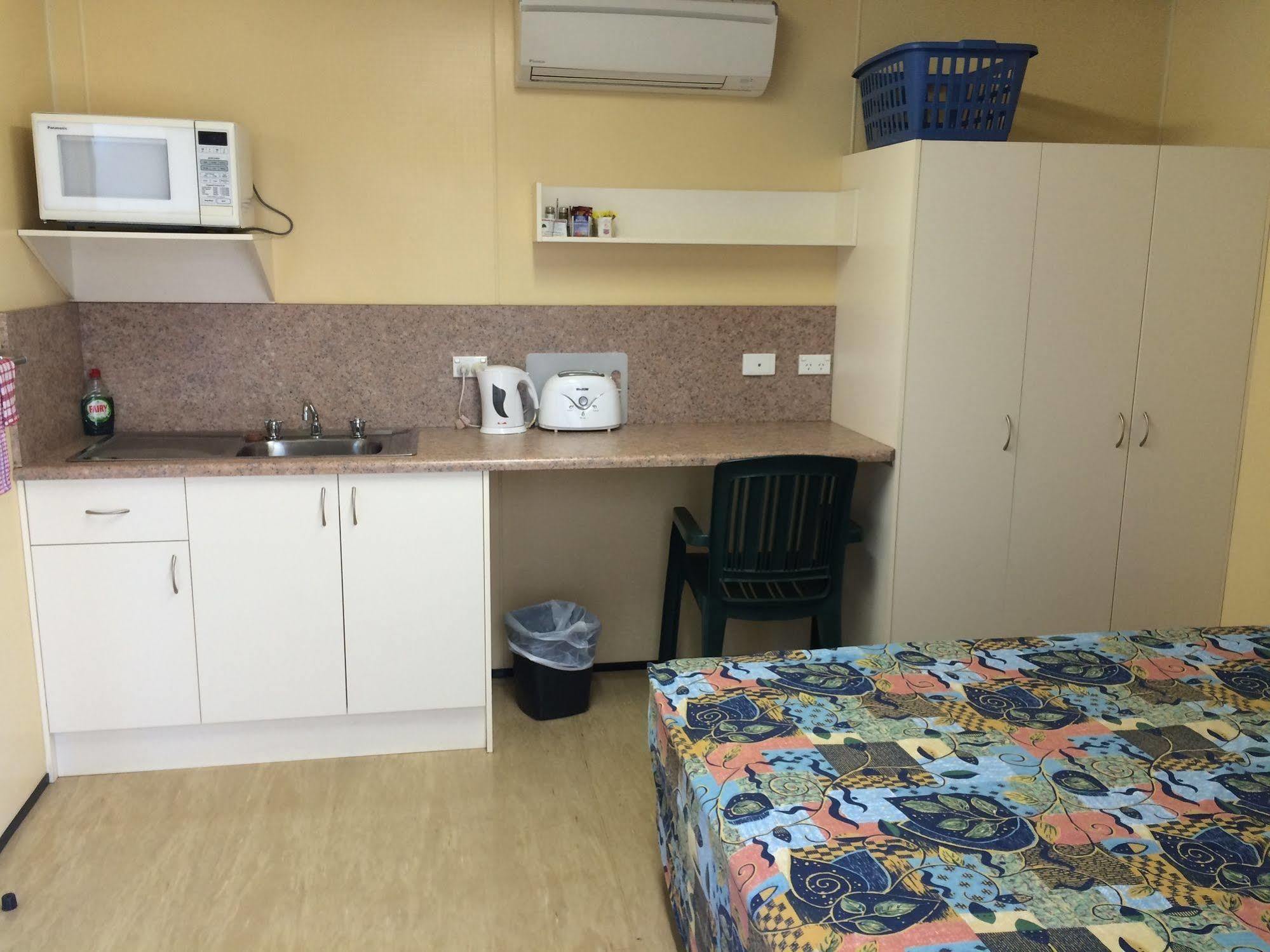Leichhardt Accommodation Маунт Айса Екстериор снимка